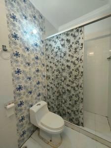 Bathroom Image of 1600 Sq.ft 3 BHK Builder Floor for sale in Swaraj Homes RWA Chittaranjan Park Block I, Chittaranjan Park New Delhi for Rs. 45000000