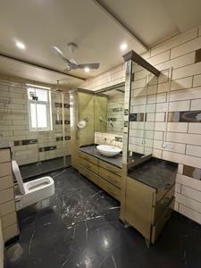 Kitchen Image of 5300 Sq.ft 4 BHK Builder Floor for rent in Vasant Vihar New Delhi for Rs. 450000