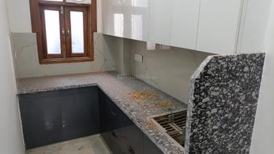 Kitchen Image of 540 Sq.ft 2 BHK Builder Floor for sale in Laxmi Nagar New Delhi for Rs. 5800000