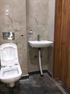 Common Bathroom Image of 990 Sq.ft 3 BHK Builder Floor for sale in Shastri Nagar New Delhi for Rs. 13500000