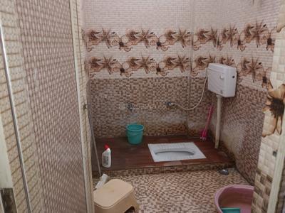 Bathroom Image of 1350 Sq.ft 3 BHK Independent House for sale in Alambagh Lucknow for Rs. 5600000
