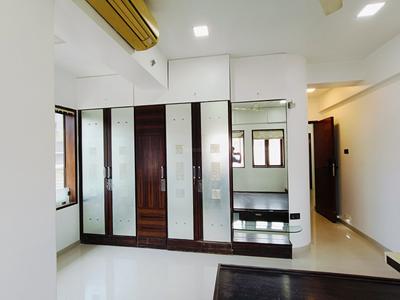 Bedroom Image of 1300 Sq.ft 2 BHK Apartment / Flat for rent in Worli Mumbai for Rs. 150000