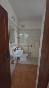 Bathroom Image of 1470 Sq.ft 3 BHK Apartment / Flat for sale in Purvanchal Bhagirathi Apartments, Sector 62 Noida for Rs. 15200000