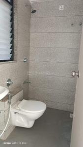 Bathroom Image of 1200 Sq.ft 2.5 BHK Apartment / Flat for rent in Dutt Avalon, Tragad Ahmedabad for Rs. 17000