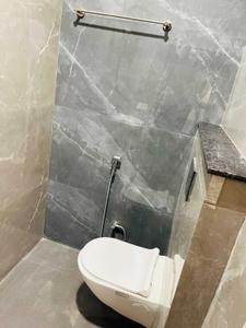 Bathroom Image of 1000 Sq.ft 1 BHK Independent House for rent in Bhawrasla Indore for Rs. 11000