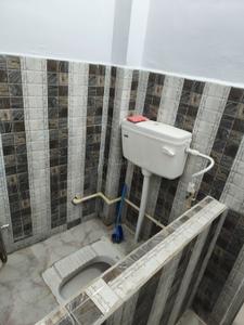 Bathroom Image of 2000 Sq.ft 3 BHK Builder Floor for rent in Alambagh Lucknow for Rs. 27000