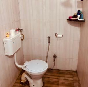 Bathroom Image of 1000 Sq.ft 2 BHK Apartment / Flat for rent in Yerawada Pune for Rs. 37000