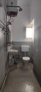 Bathroom Image of 1600 Sq.ft 3 BHK Apartment / Flat for rent in Patliputra Colony Patna for Rs. 25000
