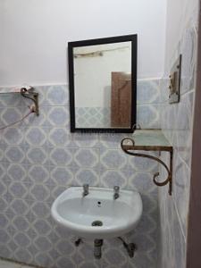 Bathroom Image of 250 Sq.ft 1 RK Independent House for rent in Indira Nagar Lucknow for Rs. 9000