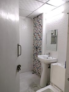 Common Bathroom Image of 2200 Sq.ft 3 BHK Apartment / Flat for rent in Vikram Golf View Condos, Sector 19 Dwarka New Delhi for Rs. 60000