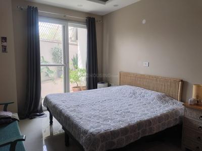 Bedroom Image of 1500 Sq.ft 2 BHK Builder Floor for rent in Hauz Khas New Delhi for Rs. 85000