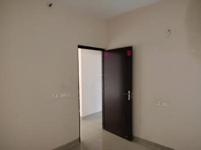 Bedroom Image of 920 Sq.ft 2.5 BHK Apartment / Flat for rent in Amrapali Dream Valley 2, Noida Extension Greater Noida for Rs. 19010