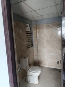 Image of 950 Sq.ft 2.5 BHK Apartment / Flat for rent in Amrapali Castle, Chi V, Greater Noida for Rs. 18000