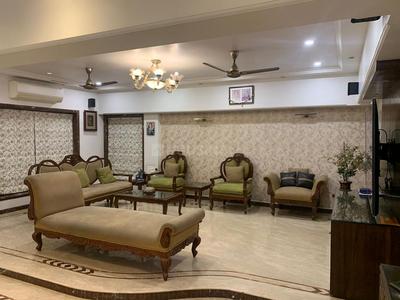 Hall Image of 4000 Sq.ft 4 BHK Independent House for sale in Andheri West Mumbai for Rs. 160000000