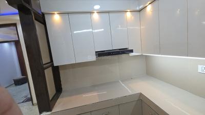 Kitchen Image of 900 Sq.ft 3 BHK Builder Floor for sale in Laxmi Nagar New Delhi for Rs. 7500000