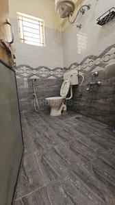 Bathroom Image of 850 Sq.ft 1 BHK Apartment / Flat for rent in Bilekahalli Bengaluru for Rs. 20000
