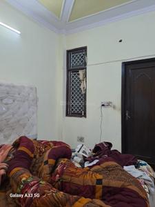 Bedroom Image of 950 Sq.ft 3 BHK Builder Floor for sale in Pitampura New Delhi for Rs. 7500000