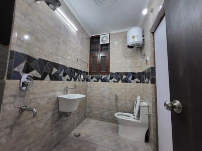 Bathroom Image of Mannat pg home for girls in Sector 62, Noida