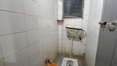 Bathroom Image of 650 Sq.ft 1 BHK Apartment / Flat for rent in Kalwa Thane for Rs. 19000