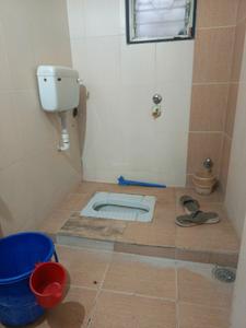 Common Bathroom Image of 900 Sq.ft 2 BHK Apartment / Flat for rent in Green Divine, Hadapsar Pune for Rs. 26000