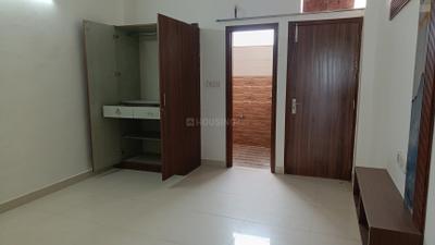 Bedroom Image of 1350 Sq.ft 2.5 BHK Builder Floor for rent in Sector 23 Dwarka New Delhi for Rs. 37000