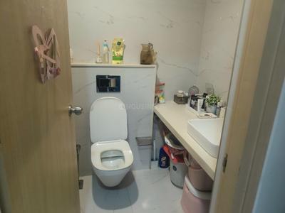 Bathroom Image of 1300 Sq.ft 3 BHK Apartment / Flat for sale in Lodha Bel Air, Jogeshwari West Mumbai for Rs. 41500000