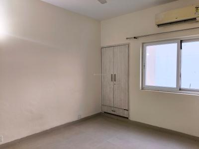 Bedroom Image of 1355 Sq.ft 3 BHK Apartment / Flat for sale in Unitech Uniworld Gardens 2, Sector 47 Gurgaon for Rs. 20000000