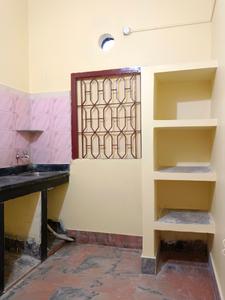 Kitchen Image of 630 Sq.ft 2 BHK Builder Floor for rent in Purba Barisha Kolkata for Rs. 10000
