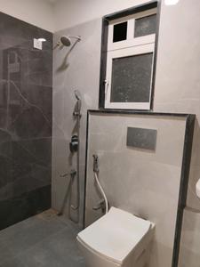 Common Bathroom Image of 917 Sq.ft 2 BHK Apartment / Flat for sale in Oxford Navrang Crystal, Goregaon West Mumbai for Rs. 17400000