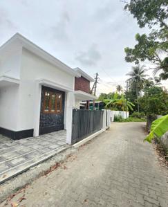 Image of 900 Sq.ft 3 BHK Independent House for sale in Kongorppilly, Kochi for Rs. 3800000