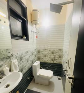 Bathroom Image of 550 Sq.ft 1 RK Builder Floor for rent in Sector 39 Gurgaon for Rs. 18000