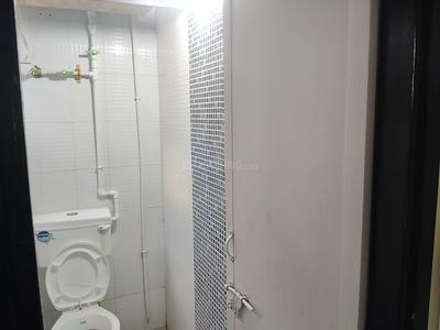 Bathroom Image of 999 Sq.ft 2 BHK Apartment / Flat for sale in Nirnay Nagar Ahmedabad for Rs. 4700000