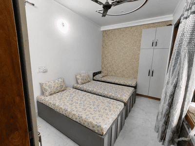 Image of Meera girl's Pg in Dwarka Mor, New Delhi