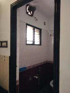Common Bathroom Image of 750 Sq.ft 1 BHK Apartment / Flat for rent in Iyyappanthangal Chennai for Rs. 20000