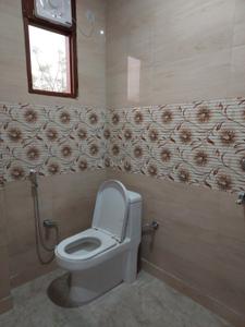 Bathroom Image of 1250 Sq.ft 3 BHK Builder Floor for rent in Sector 23 Dwarka New Delhi for Rs. 30000