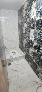 Bathroom Image of 1200 Sq.ft 2 BHK Builder Floor for rent in Iyyappanthangal Chennai for Rs. 20000