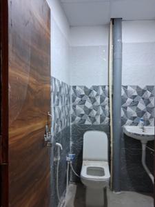 Common Bathroom Image of 1050 Sq.ft 2 BHK Apartment / Flat for sale in Sector 49 Noida for Rs. 4250000