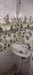 Bathroom Image of 400 Sq.ft 2 BHK Apartment / Flat for rent in Govindpuram Ghaziabad for Rs. 15000
