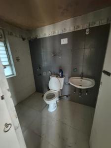 Bathroom Image of 1130 Sq.ft 3 BHK Apartment / Flat for rent in South City Garden, Behala Kolkata for Rs. 30000
