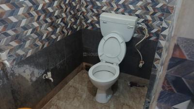 Bathroom Image of 480 Sq.ft 1 BHK Apartment / Flat for rent in Keshtopur Kolkata for Rs. 7123