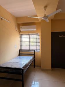 Bedroom Image of 200 Sq.ft 1 RK Studio for rent in Emerald Park City, Bagh Swaniya Bhopal for Rs. 12000