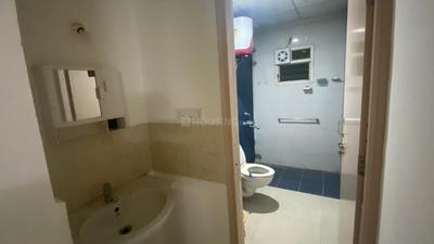 Bathroom Image of 2070 Sq.ft 4 BHK Apartment / Flat for rent in Manito Commanders Marvel, Anantapura Bengaluru for Rs. 45000