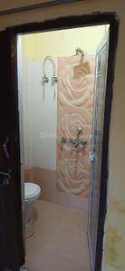Bathroom Image of 700 Sq.ft 2.5 BHK Apartment / Flat for rent in Sikandar Kampoo Gwalior for Rs. 7500