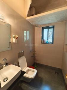Image of 700 Sq.ft 1 BHK Apartment / Flat for rent in Bandstand Apartment, Bandra West, Mumbai for Rs. 135000
