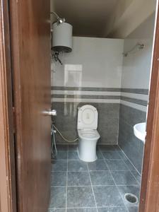 Common Bathroom Image of 1300 Sq.ft 2 BHK Apartment / Flat for rent in Kondapur Hyderabad for Rs. 36000