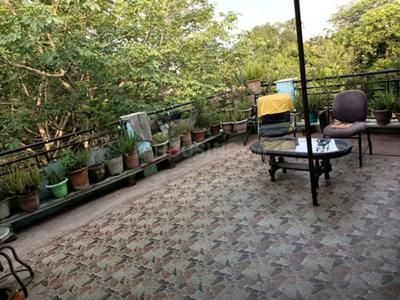 Balcony Image of 1150 Sq.ft 3 BHK Apartment / Flat for rent in  RWA Pocket B Dilshad Garden, Dilshad Garden New Delhi for Rs. 9000
