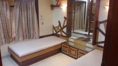 Bedroom Image of Flat sharing  in Bandra West, Mumbai