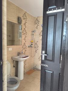 Bathroom Image of 3000 Sq.ft 4 BHK Apartment / Flat for sale in Prateek Stylome, Sector 45 Noida for Rs. 60500000