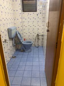 Bathroom Image of 600 Sq.ft 2 BHK Independent House for rent in Velachery Chennai for Rs. 17000