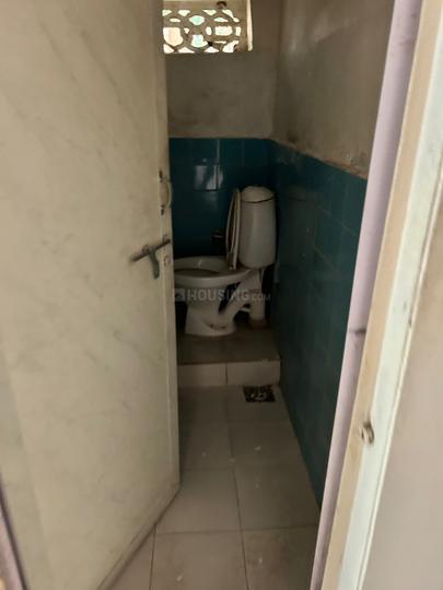 Nava Vadaj Bathroom 1